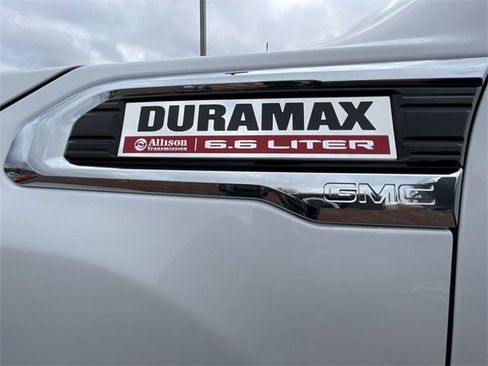 Used 2021 GMC Sierra 2500 Denali w/ Denali Ultimate Package image 12