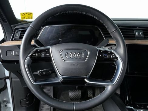 Used 2024 Audi Q8 e-tron Premium Plus image 10