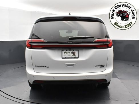 Used 2026 Chrysler Pacifica Limited w/ S Appearance Package AWD/4WD image 5