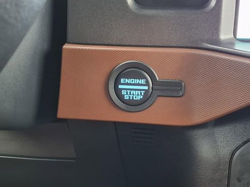 Used 2024 Ford Bronco Outer Banks image 18