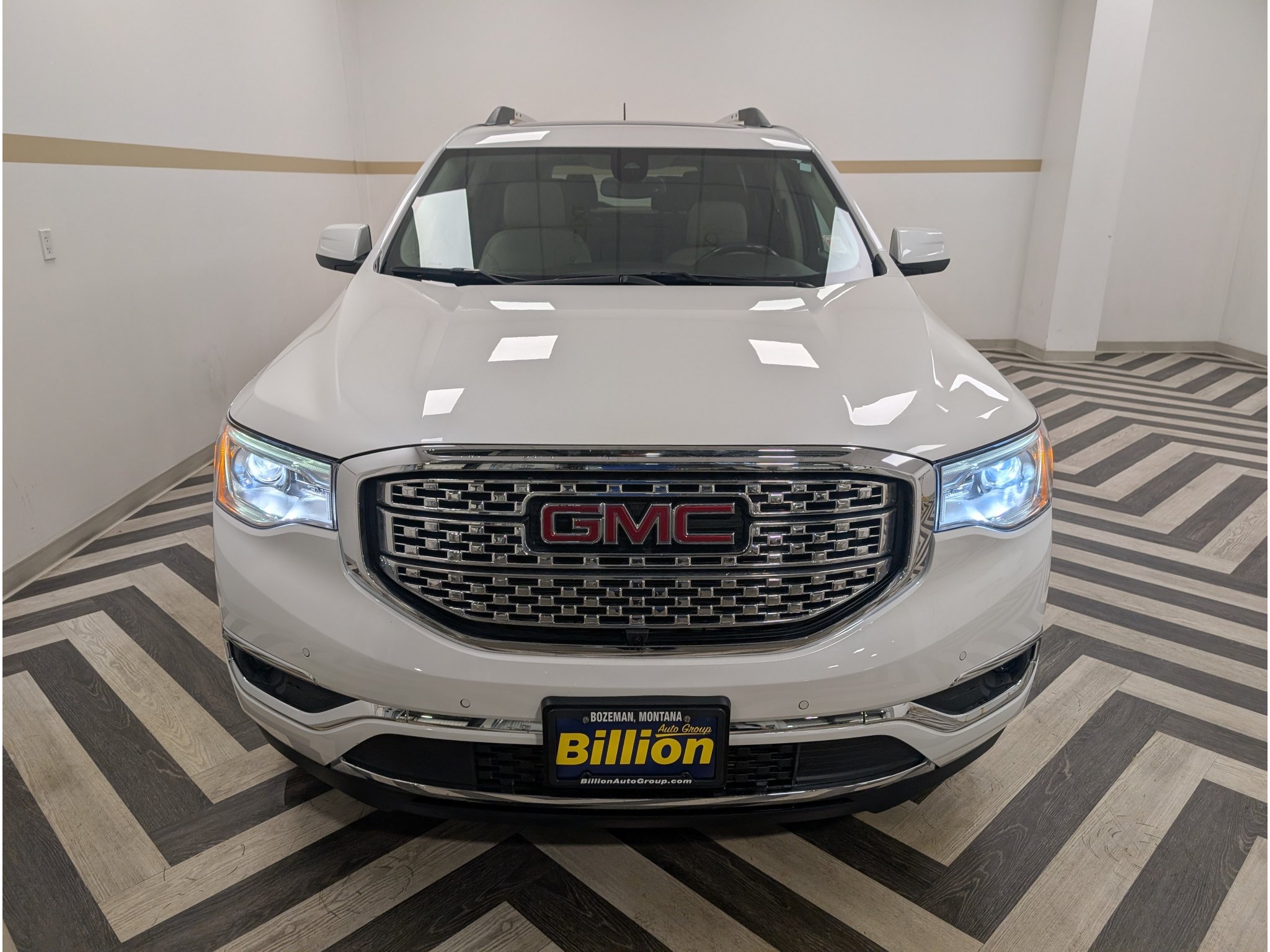 Used 2018 GMC Acadia Denali w/ Technology Package AWD/4WD image 23