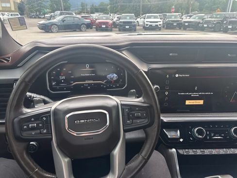 Used 2023 GMC Sierra 1500 Denali w/ Denali Reserve Package AWD/4WD image 12