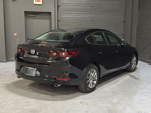 Used 2024 MAZDA MAZDA3 s FWD image 4