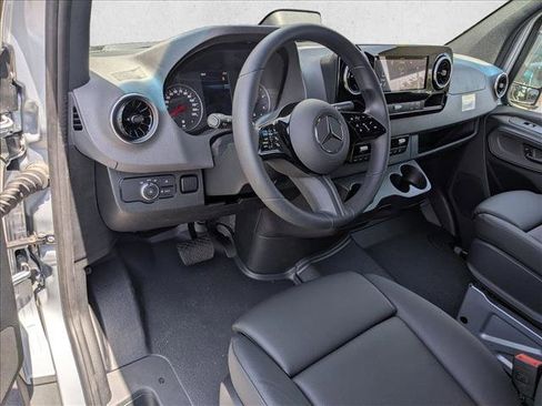 New 2025 Mercedes-Benz Sprinter 2500 image 3