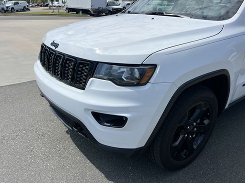 Used 2019 Jeep Grand Cherokee Laredo RWD image 15