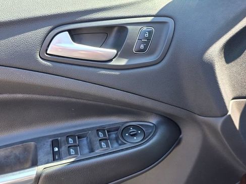 Used 2017 Ford Escape SE w/ Equipment Group 201A AWD/4WD image 41