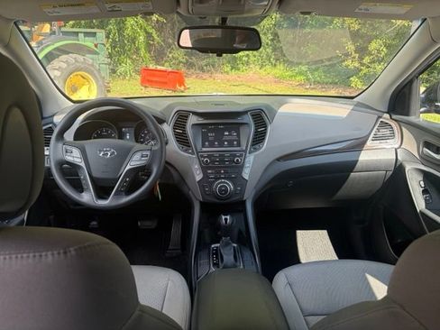 Used 2017 Hyundai Santa Fe Sport FWD image 3