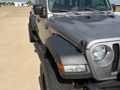 Used 2020 Jeep Gladiator Sport w/ Quick Order Package 24S AWD/4WD image 2