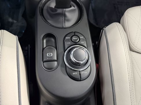 Certified 2024 MINI Cooper SE w/ Signature Upholstery Package FWD image 23