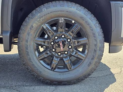 New 2026 GMC Sierra 2500 AT4 w/ AT4 Premium Plus Package AWD/4WD image 9
