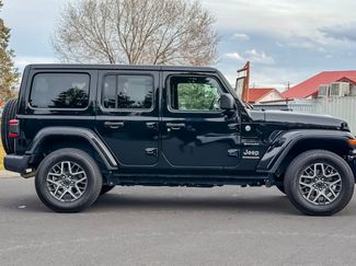 Used 2024 Jeep Wrangler Sahara video 3