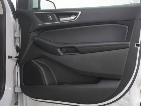 Used 2017 Ford Edge SEL image 9