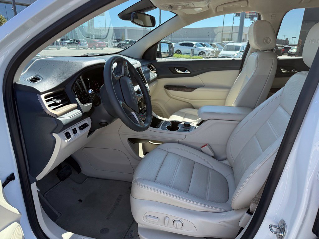 Used 2023 GMC Acadia Denali AWD/4WD image 11