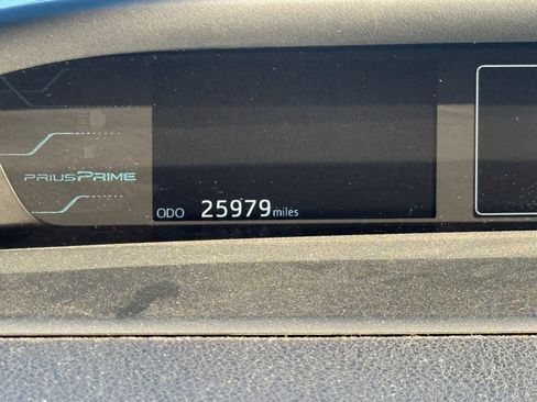 Used 2017 Toyota Prius Prime Plus image 19