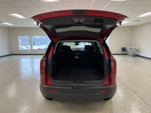 Used 2023 GMC Acadia SLE w/ Driver Convenience Package image 12