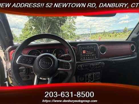 Used 2023 Jeep Wrangler Unlimited Rubicon 4xe AWD/4WD image 17