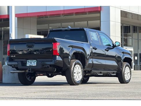 Used 2026 Toyota Tacoma SR5 AWD/4WD image 4