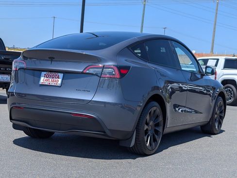 Used 2023 Tesla Model Y Long Range AWD/4WD image 13