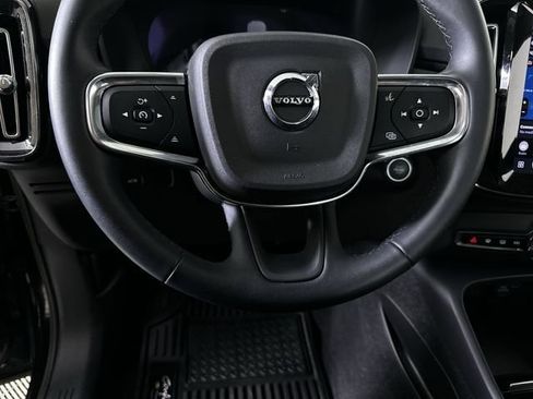 Used 2023 Volvo XC40 B5 Plus AWD/4WD image 11