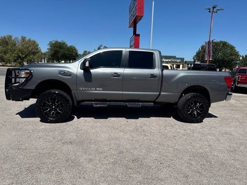 Used 2018 Nissan Titan SV AWD/4WD image 1