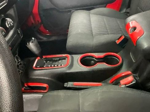 Used 2011 Jeep Wrangler Unlimited Sport image 19