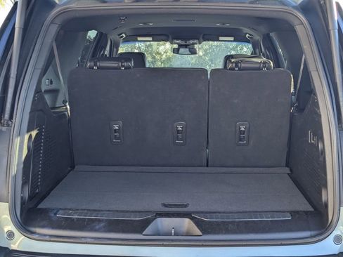 Used 2023 Chevrolet Suburban Premier image 14