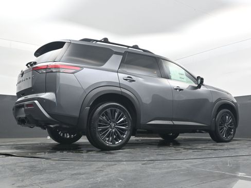 New 2026 Nissan Pathfinder SL w/ SL Premium Package FWD image 30