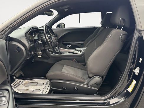 Used 2020 Dodge Challenger SXT RWD image 12