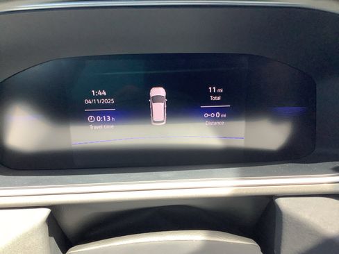 New 2026 Volkswagen Taos SE FWD image 13