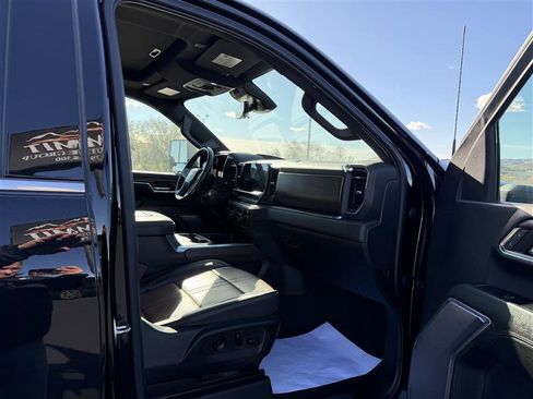 Used 2024 Chevrolet Silverado 3500 High Country w/ High Country Premium Package image 10