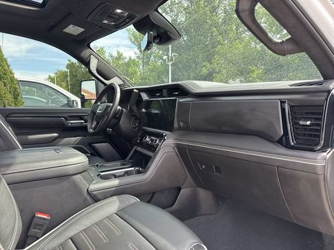 Certified 2025 GMC Sierra 2500 AT4X w/ AT4X AEV Edition AWD/4WD image 30