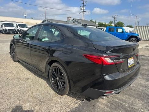 Used 2026 Toyota Camry SE FWD image 7