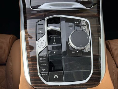 Used 2025 BMW X5 xDrive40i w/ Climate Comfort Package image 11