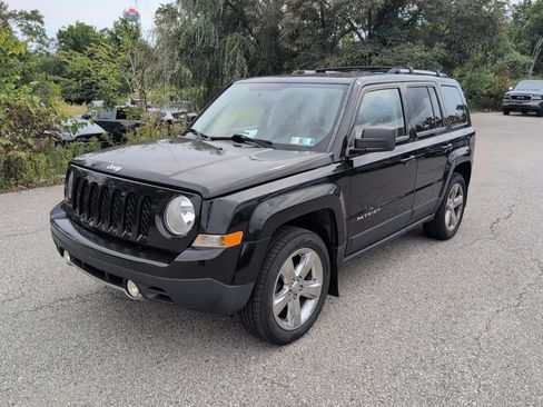 Used 2015 Jeep Patriot Limited w/ Sun/Sound Group AWD/4WD image 3