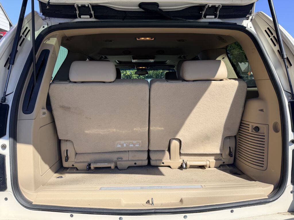 Used 2014 Cadillac Escalade Luxury RWD image 5