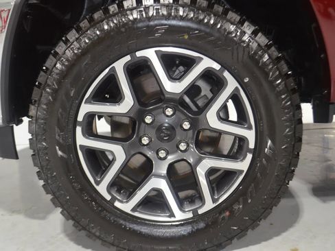 Used 2025 RAM 1500 Laramie AWD/4WD image 10