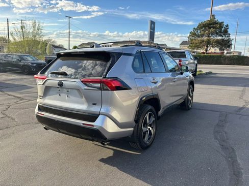 Used 2021 Toyota RAV4 SE w/ Weather & Moonroof Package image 5