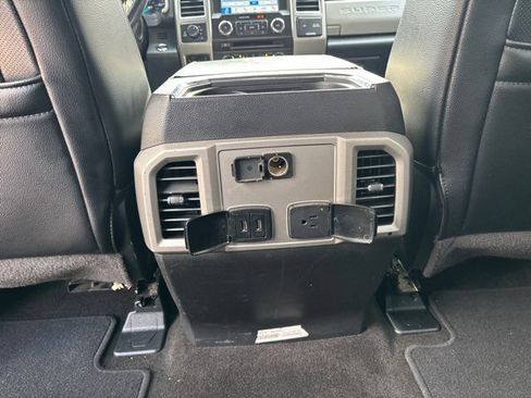 Used 2018 Ford F250 Lariat w/ Lariat Ultimate Package AWD/4WD image 21