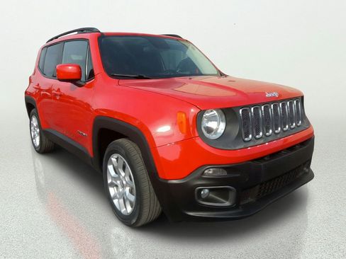 Used 2015 Jeep Renegade Latitude w/ Popular Equipment Group FWD image 1