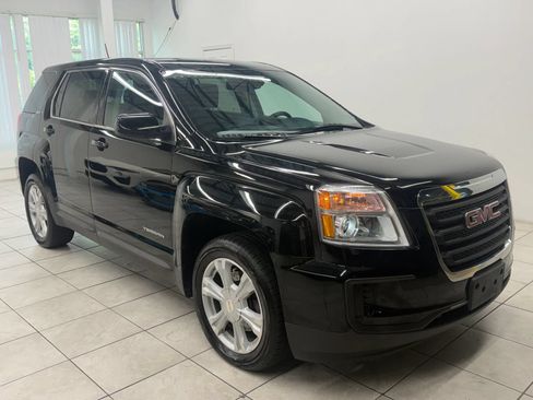 Used 2017 GMC Terrain SLE FWD image 1