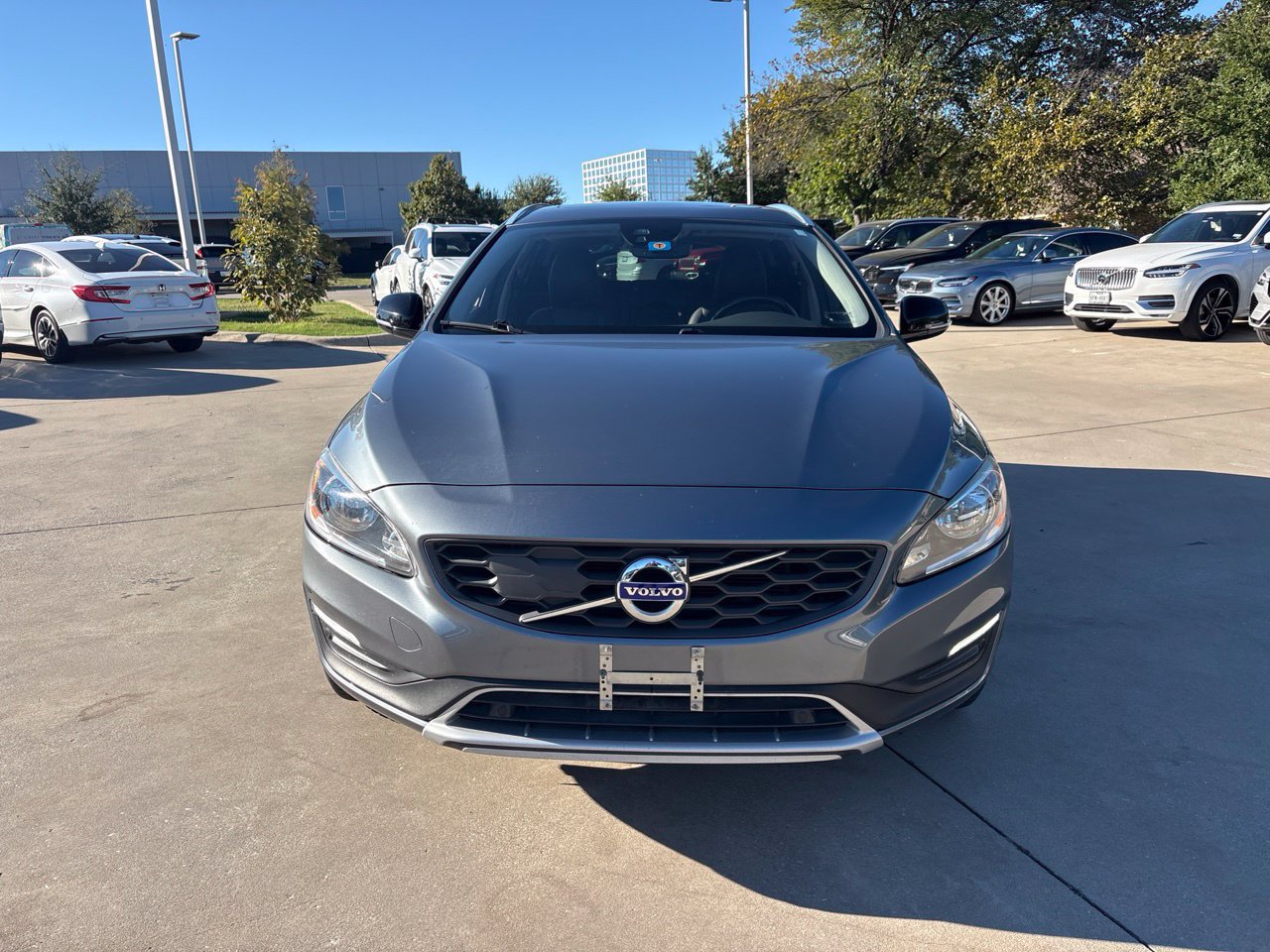 Used 2018 Volvo V60 T5 Cross Country w/ Convenience Package AWD/4WD image 2