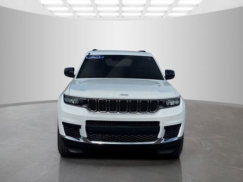 Used 2025 Jeep Grand Cherokee L Laredo w/ Trailer Tow Package image 2