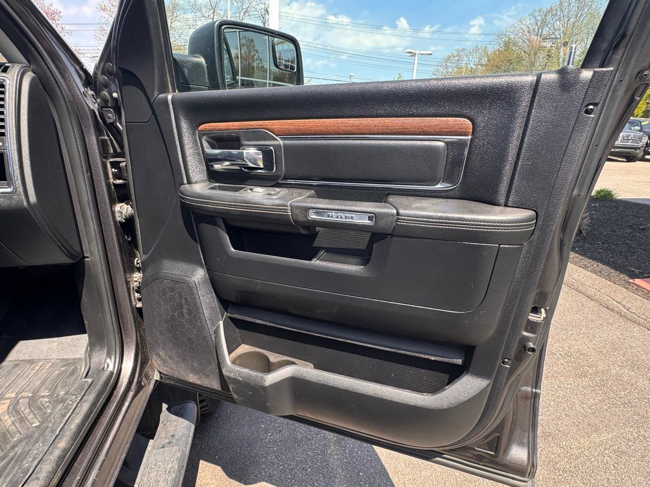 Used 2016 RAM 2500 Laramie w/ Sport Appearance Group AWD/4WD image 33