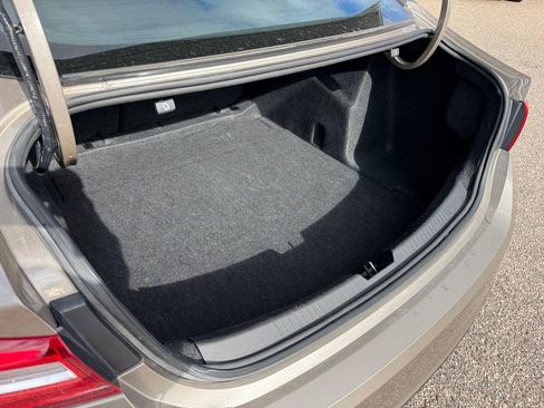 Used 2024 Chevrolet Malibu LT image 5