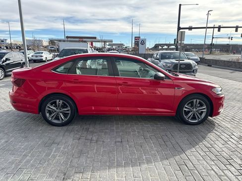 Certified 2021 Volkswagen Jetta R-Line image 8