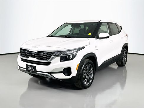 Used 2023 Kia Seltos LX image 3