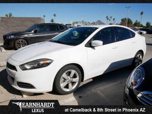Used 2015 Dodge Dart SXT image 1