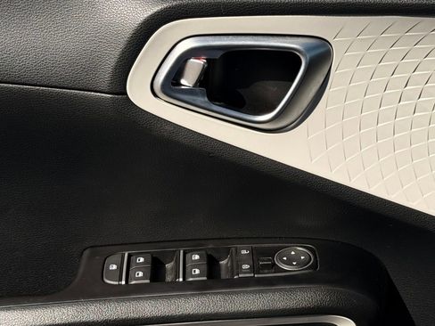 Used 2023 Kia Soul GT-Line image 26