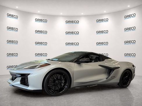 Used 2026 Chevrolet Corvette Z06 w/ Stealth Interior Trim Package RWD image 3