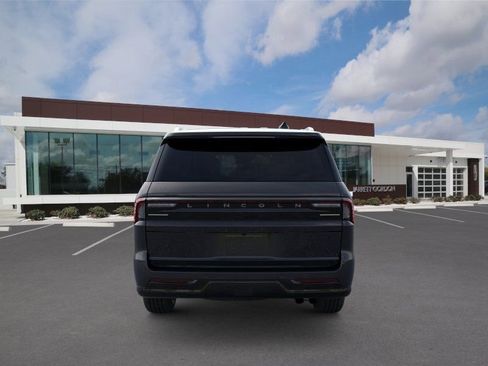 New 2026 Lincoln Navigator L Black Label AWD/4WD image 5